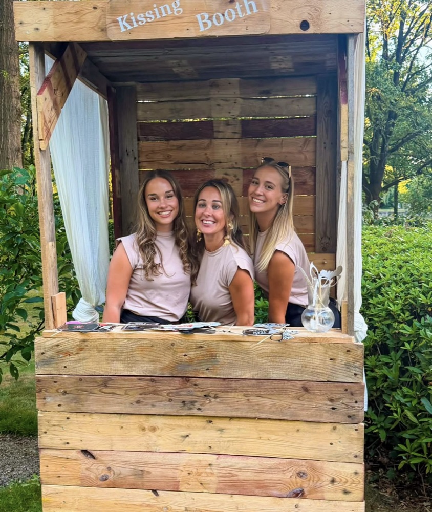 Instagrampost van Twins Food Truck: kissing booth