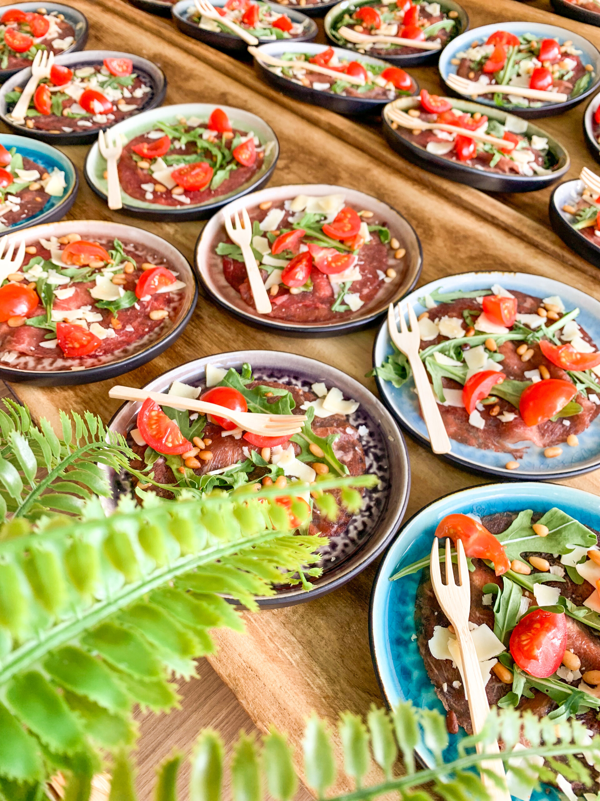 Carpaccio met pijnboompitten